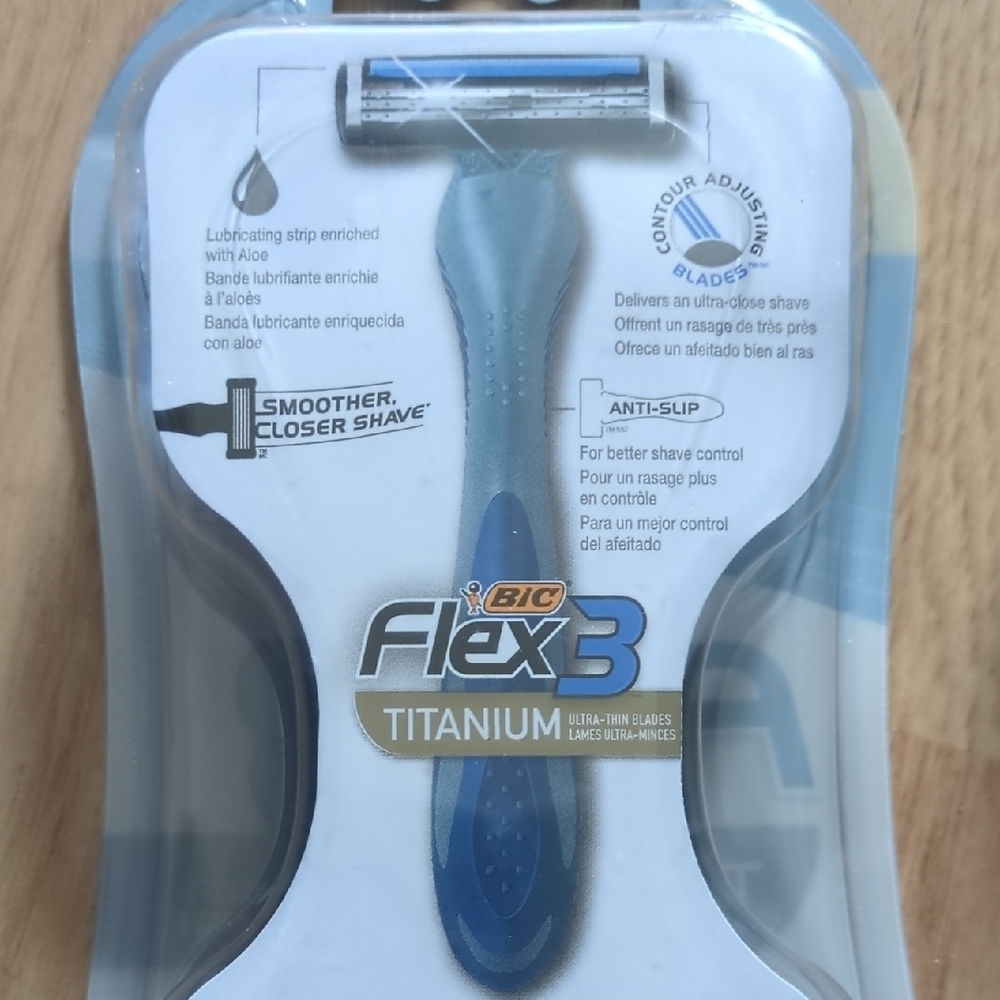 BIC Flex 3 Titanium Razors - Picture 4 of 4